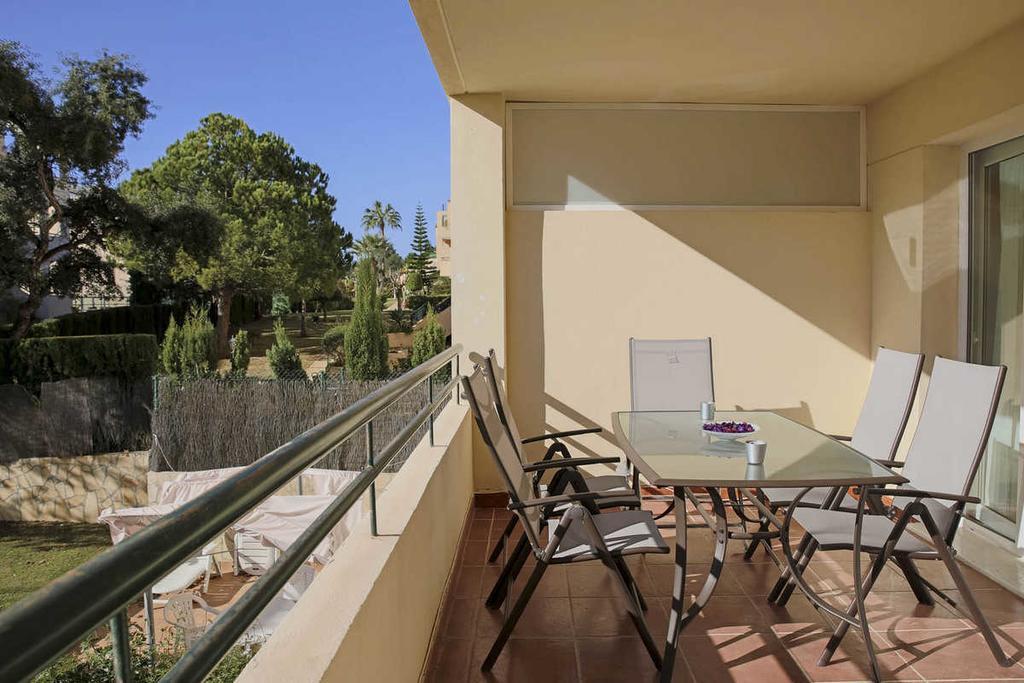 Apartment Aguila Real Sitio de Calahonda الغرفة الصورة